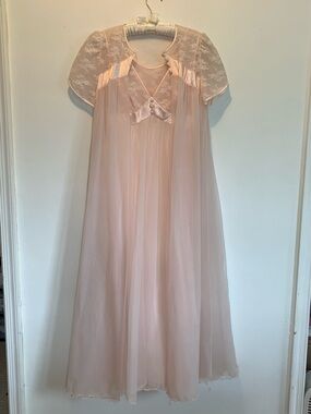 Vintage 70s Shadowline Pink Peignoir Set Chiffon Lace Nightgown & Robe